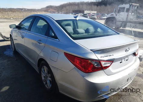 2013 Hyundai Sonata Gls z USA, uszkodzony, nr VIN 5NPEB4AC7DH671206